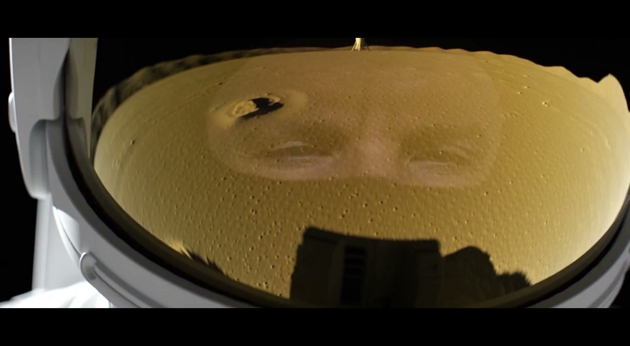 Reflet dans la visière du casque, plan final de l'épisode